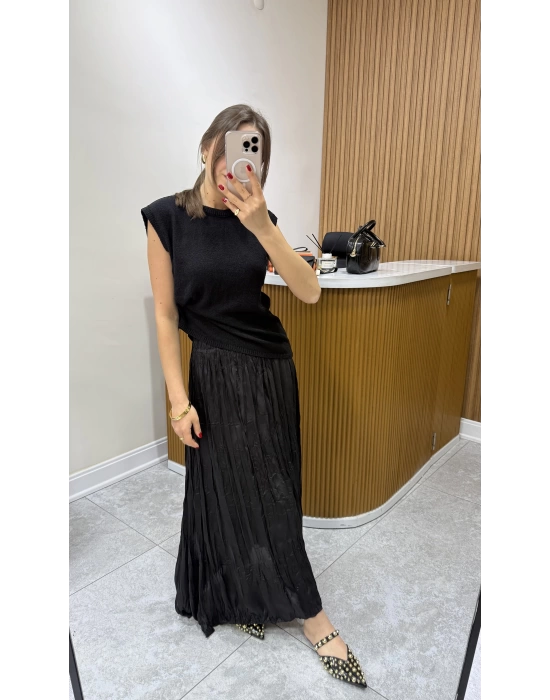 Kırışık Siyah Etek