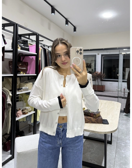 Kol Ucu Renkli Hırka Beyaz