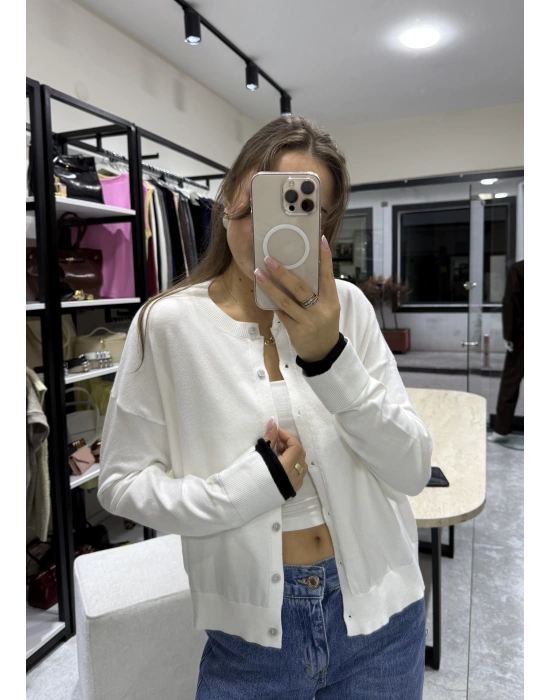 Kol Ucu Renkli Hırka Beyaz