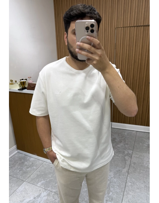 Marka Model Beyaz T-shirt