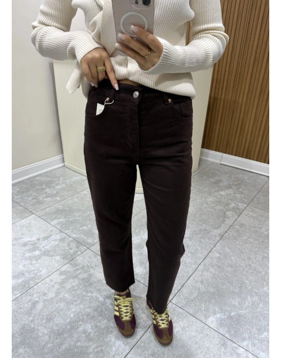 Marka Model Kesik Paça Kahve Jean