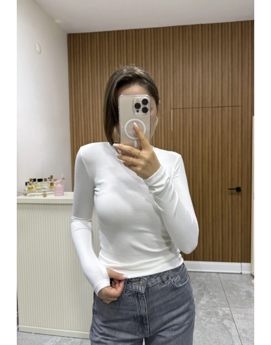 Marka Parmak Geçirmeli Body Beyaz