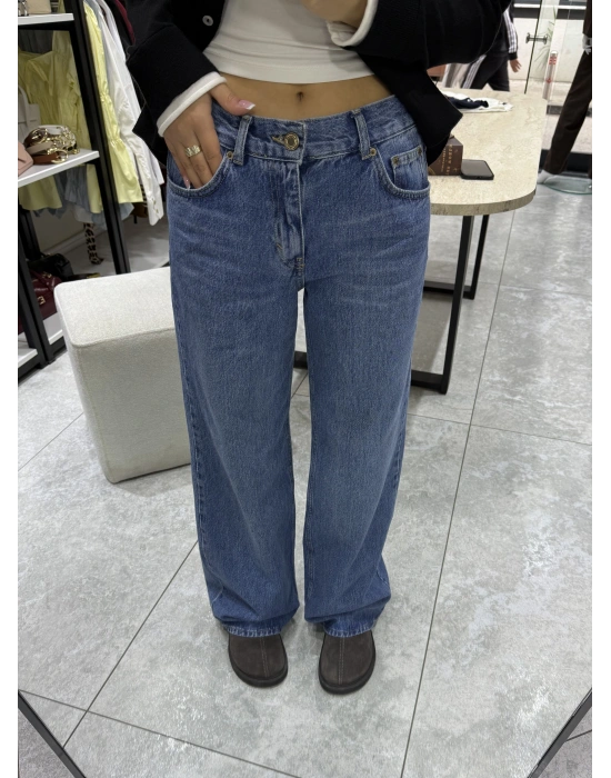 Marka Straight-Leg jean