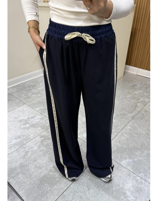 Şerit Detaylı Pantolon Lacivert