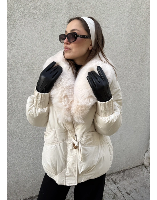 Yakası Kürk Detaylı Şişme Mont Beyaz