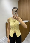 Kalın Askılı Düğmeli Bluz Sarı