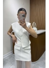 Marka Model Beyaz Yelek