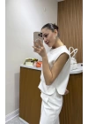 Marka Model Beyaz Yelek