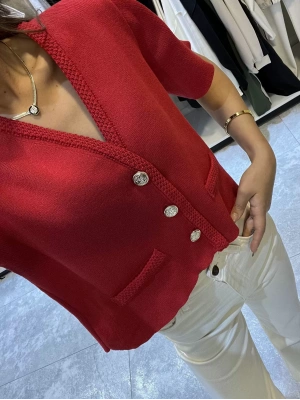 Gold Düğmeli Kırmızı Triko