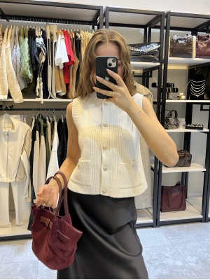 Marka Model Gold Düğmeli Çelik Triko Beyaz