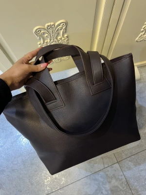 Çift Askılı Büyük Boy Kol Çantası Kahve