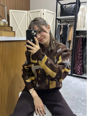 Metalik İşleme Figürlü Kahve Kazak