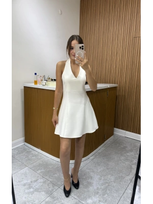 Boyundan Askılı Kısa Beyaz Elbise