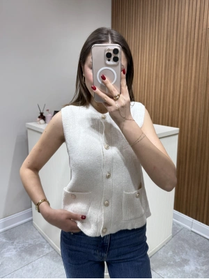 Gold Düğmeli Yelek Beyaz