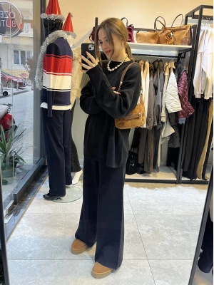 Bisiklet Yaka Siyah Triko Takım