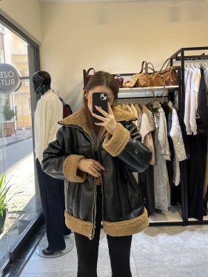 Camel Kürklü Siyah Deri Mont