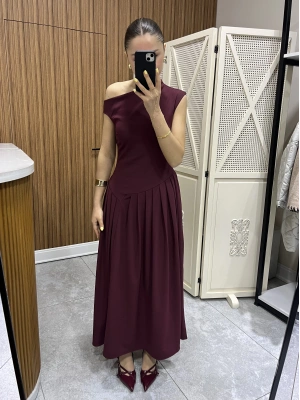 Kayık Yaka Mürdüm Elbise