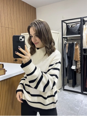 Marka Model Kalın Siyah Çizgili Kazak