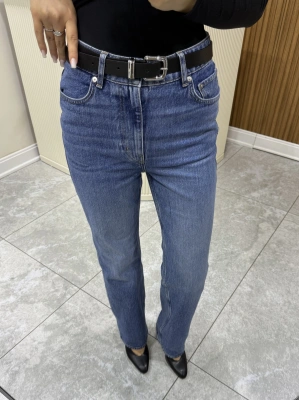 Marka Model Koyu Mavi Jean