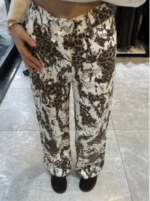Marka Model Leopar Kesik Baskılı Jean
