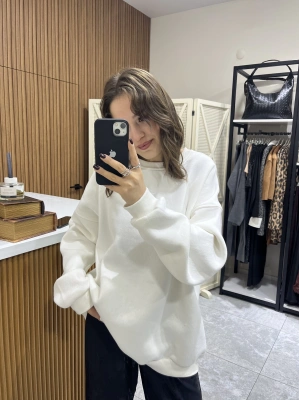 Marka Model Oversize Sweatshirt Beyaz
