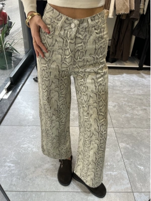 Marka Model Yılan Desenli Jean
