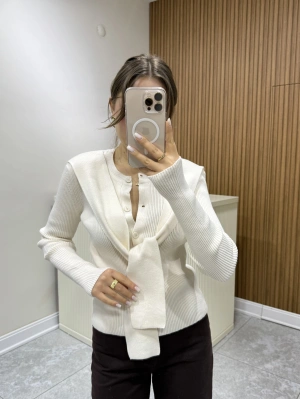 Önden Bağlamalı Krem Hırka