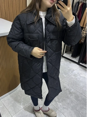 Siyah Uzun Kapitone Mont