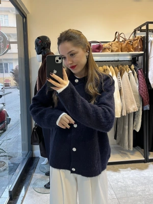 Taş Düğmeli Marka Model Lacivert Hırka