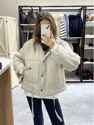 Taş Renk Dik Yaka Kapitone Mont