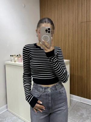 Triko Çizgili Crop Siyah