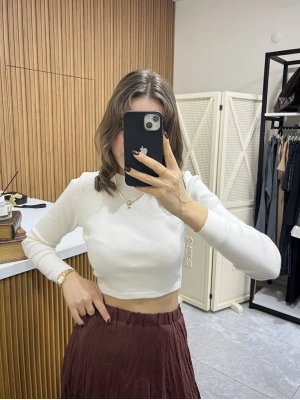 Triko Uzun Kol Marka Model Crop Bej