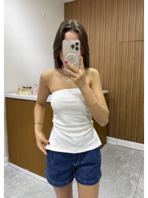 Yanı Yırtmaçlı Drapeli Beyaz Straplez Bluz