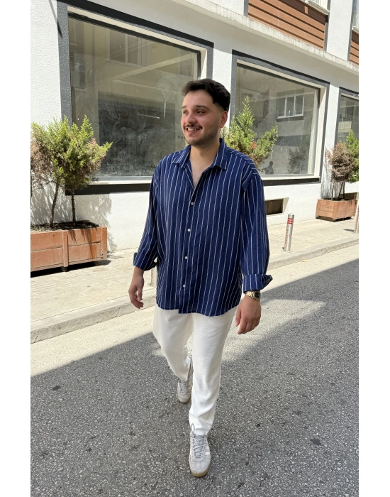 Lacivert Beyaz Çizgili Gömlek
