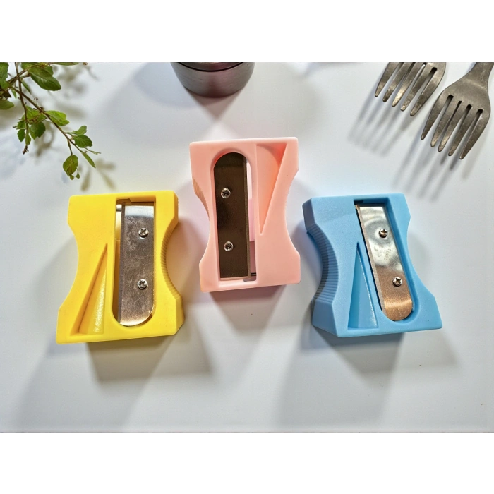 Kalemtraş Şeklinde Havuç Salatalık Sebze ve Meyve Soyacağı Rende Karışık Renk 1 Adet