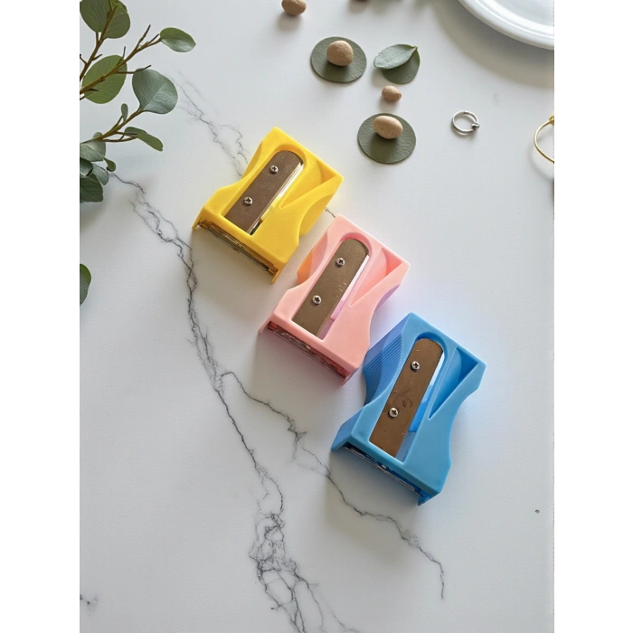 Kalemtraş Şeklinde Havuç Salatalık Sebze ve Meyve Soyacağı Rende Karışık Renk 1 Adet