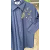 Vuu Yakası Taş ve Boncuk İşlemeli Denim Oversize Gömlek