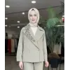 Vuu Yakası Taş Detaylı Kruvaze Ceket Pileli Pantolon Takım