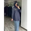 Vuu Yakası Taş ve Boncuk İşlemeli Denim Oversize Gömlek