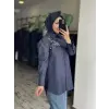 Vuu Yakası Taş ve Boncuk İşlemeli Denim Oversize Gömlek