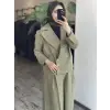 Vuu Yakası Taş Detaylı Kruvaze Ceket Pileli Pantolon Takım