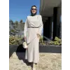 QooQ Store Drape ve Kapama Detaylı Şık Shin Bluz Etek Takım 26SS225