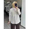Clande Taş Detaylı Çizgili Gömlek