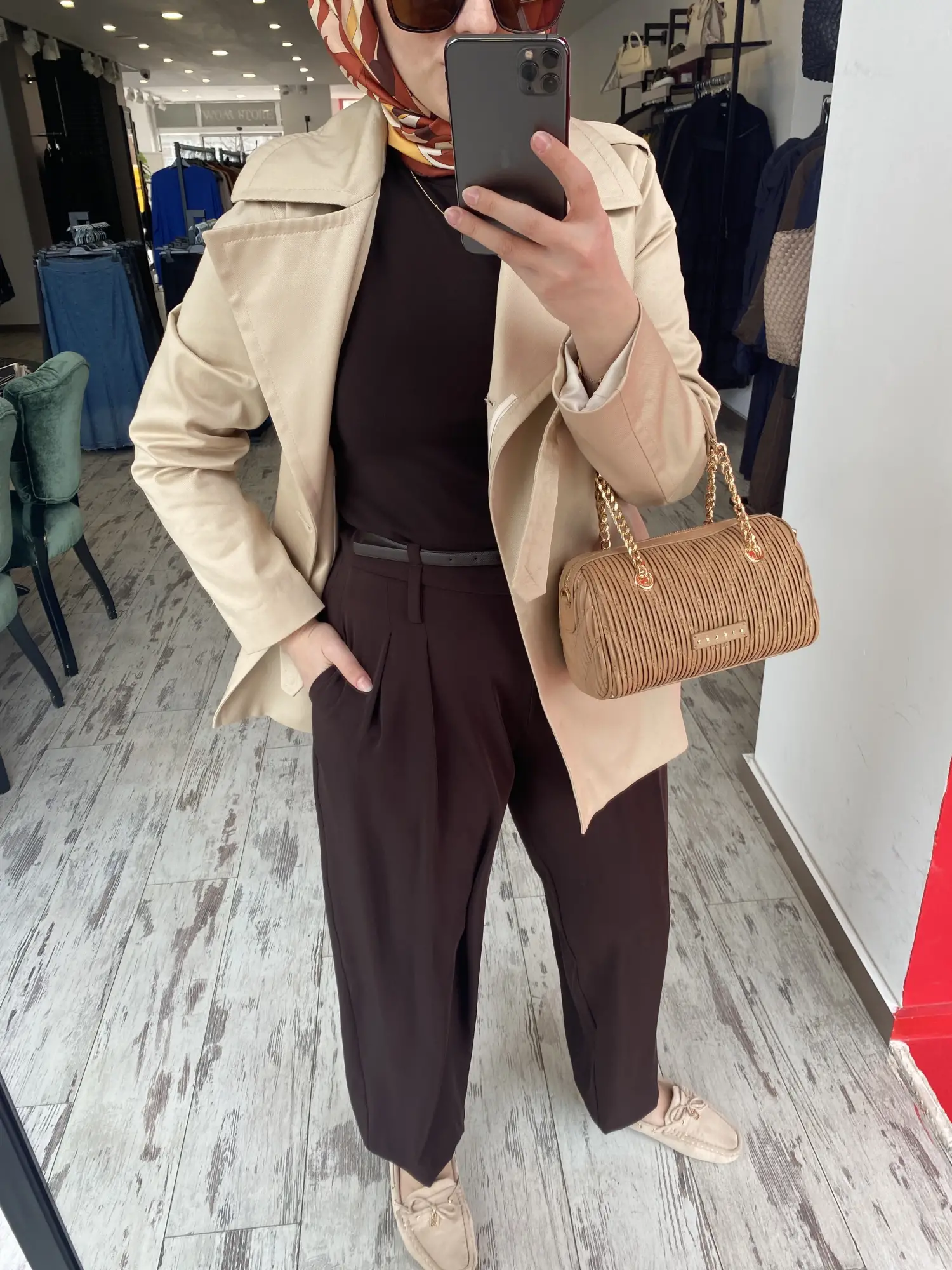 Kahma Önden Pile Detaylı Kemerli Pantolon