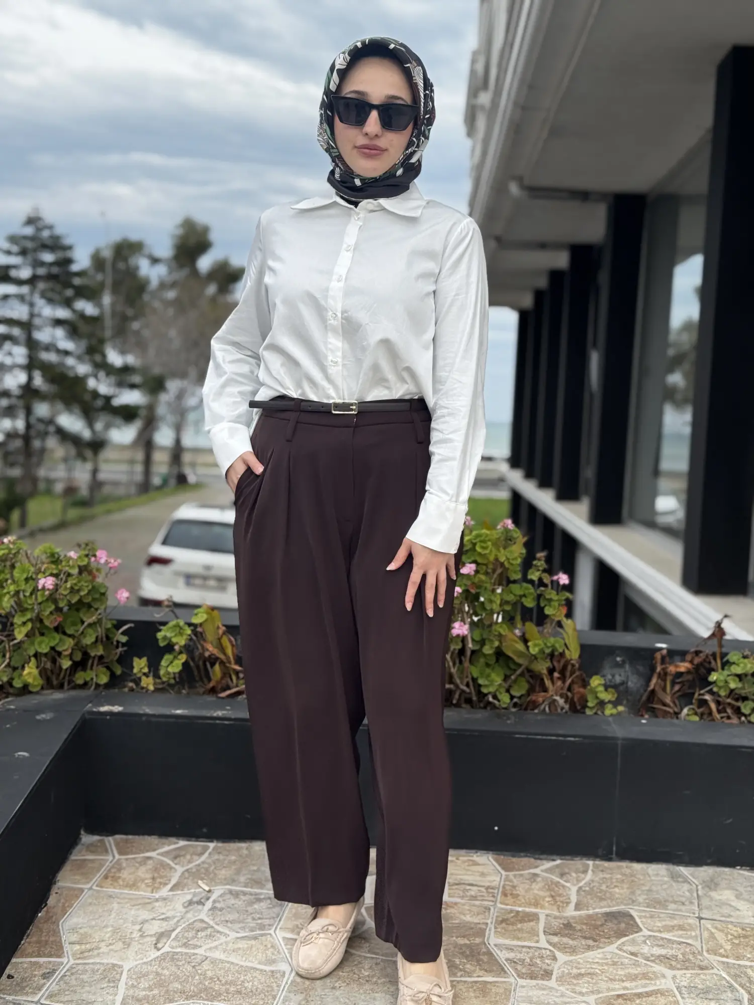 Kahma Önden Pile Detaylı Kemerli Pantolon