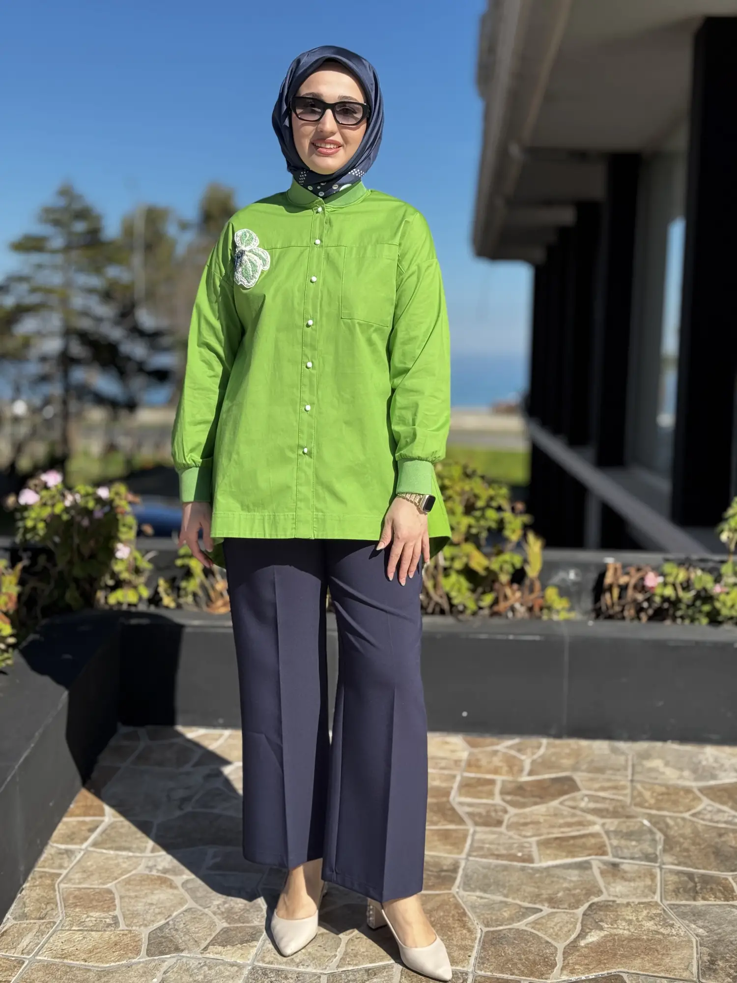 Kayra Ribanalı Yakası Boncuklu Gömlek