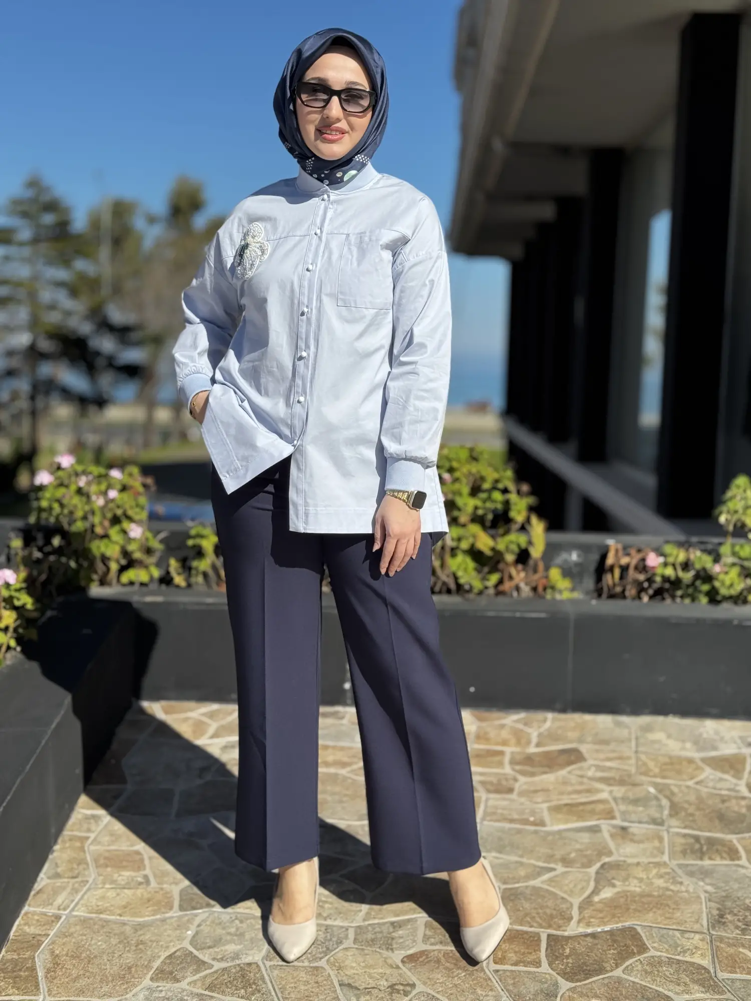 Kayra Ribanalı Yakası Boncuklu Gömlek