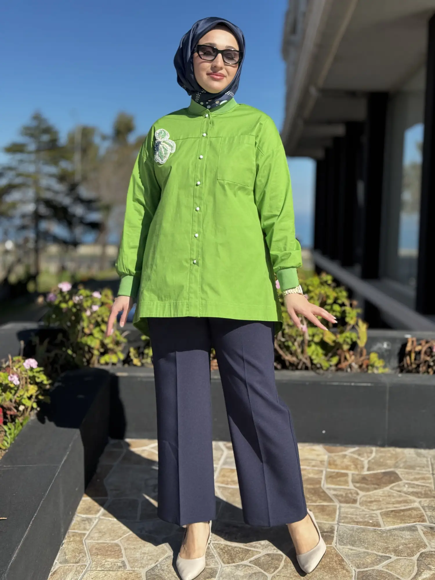 Kayra Ribanalı Yakası Boncuklu Gömlek