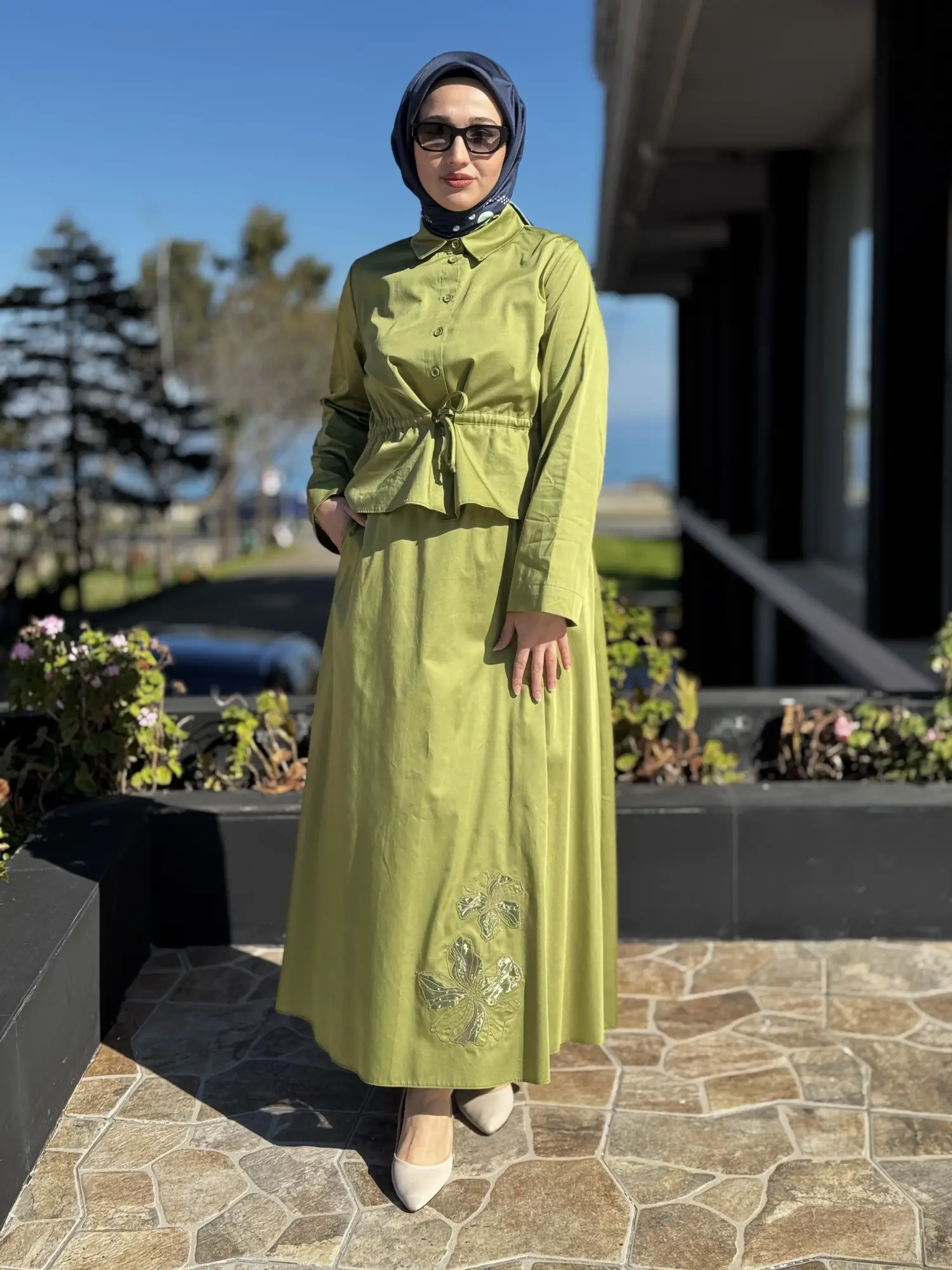 Kayra Sırtı Nakışlı Gömlek Etek Takım