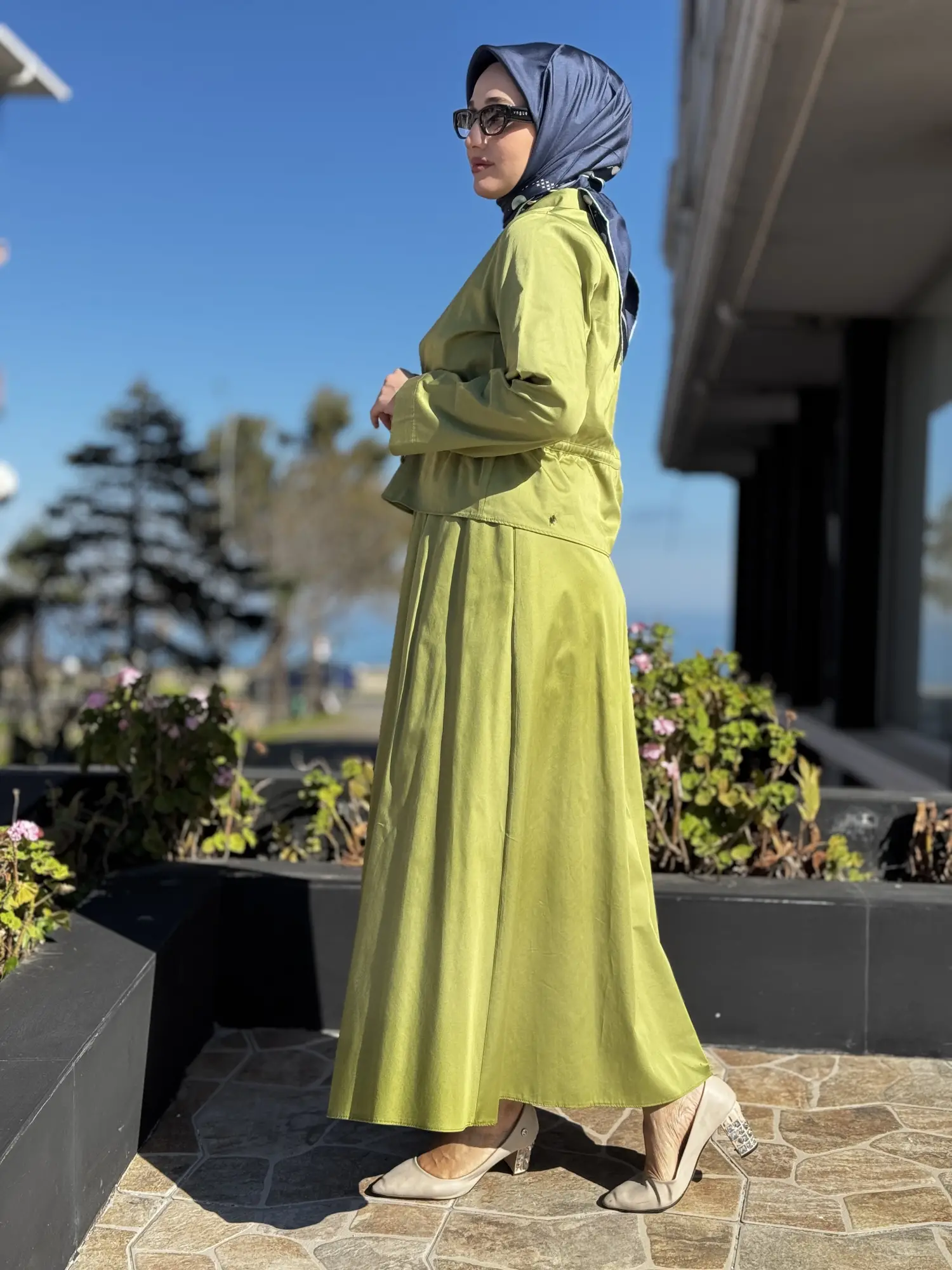 Kayra Sırtı Nakışlı Gömlek Etek Takım